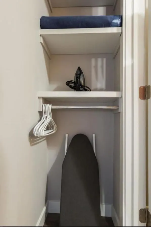 Modern Executive Suite I Complimentary Netflix & Parking! Edmonton 0*,
