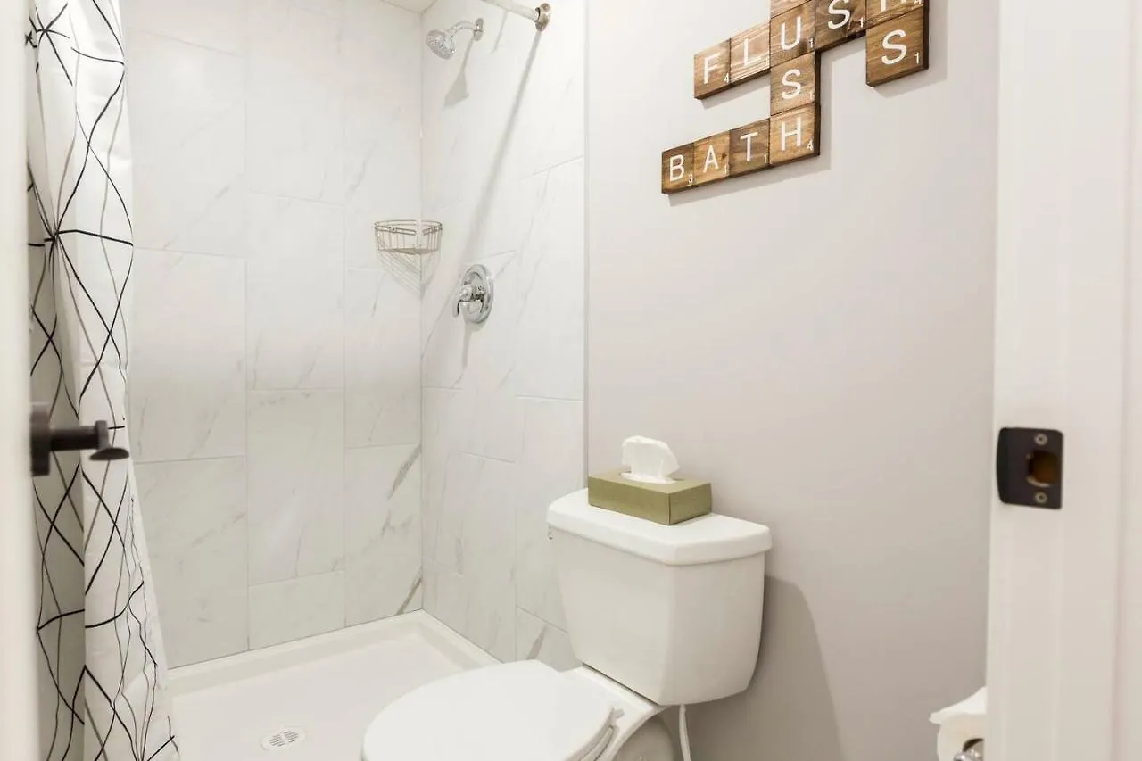 Apartment Modern Executive Suite I Complimentary Netflix & Parking! Edmonton Canada