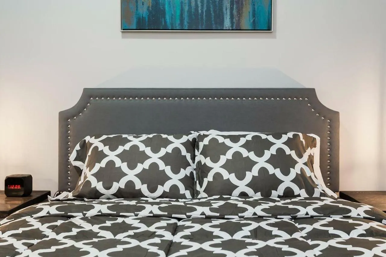 Apartment Modern Executive Suite I Complimentary Netflix & Parking! Edmonton