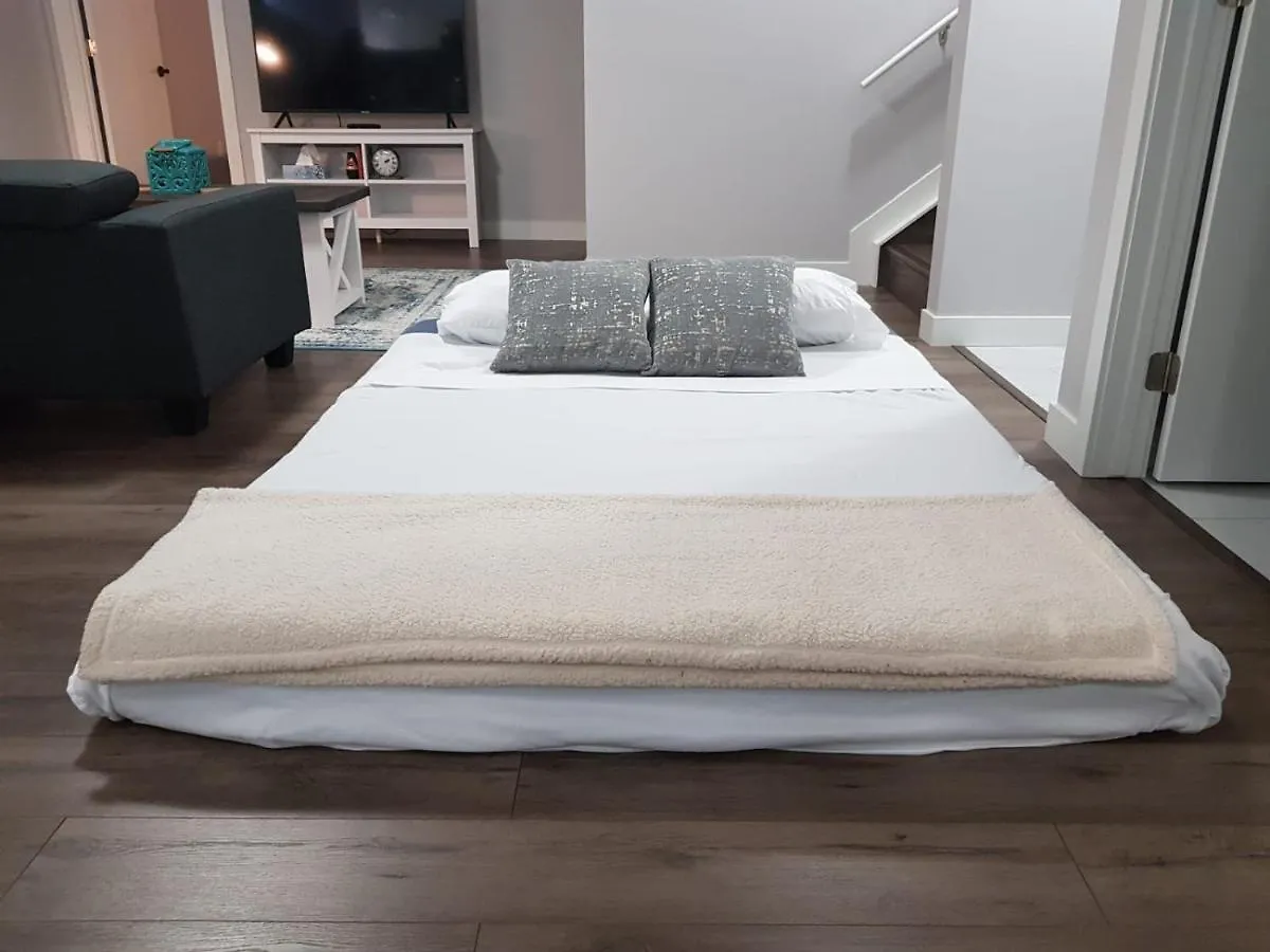 Modern Executive Suite I Complimentary Netflix & Parking! Edmonton 0*,  Canada
